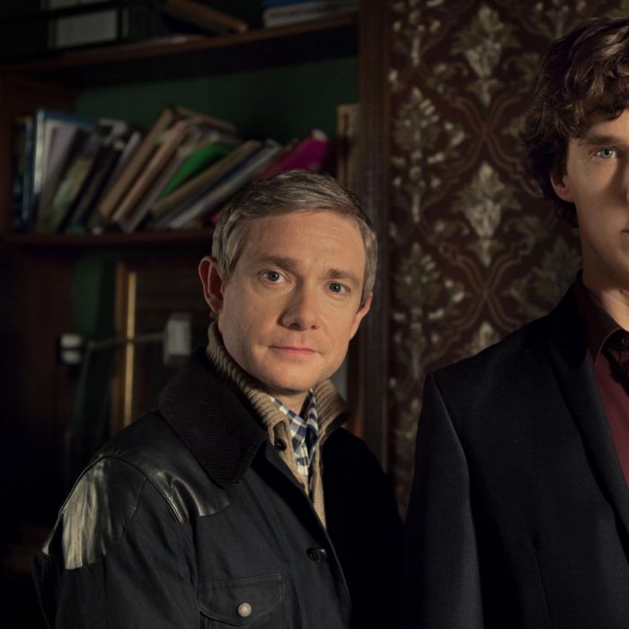 Em &quot;Sherlock&quot;: Sherlock (Benedict Cumberbatch) e Watson (Martin Freeman) tem aquela amizade clássica do mundo dos detetives