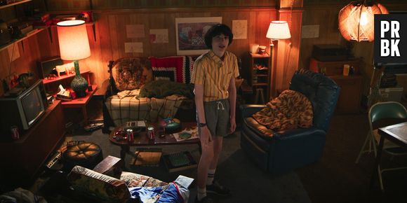 "Stranger Things": Mike (Finn Wolfhard) é quem acolhe Eleven (Millie Bobby Brown) e se apaixona por ela