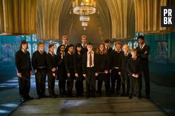Os alunos de Hogwarts usavam um uniforme super tradicional de acordo com suas casas em "Harry Potter"