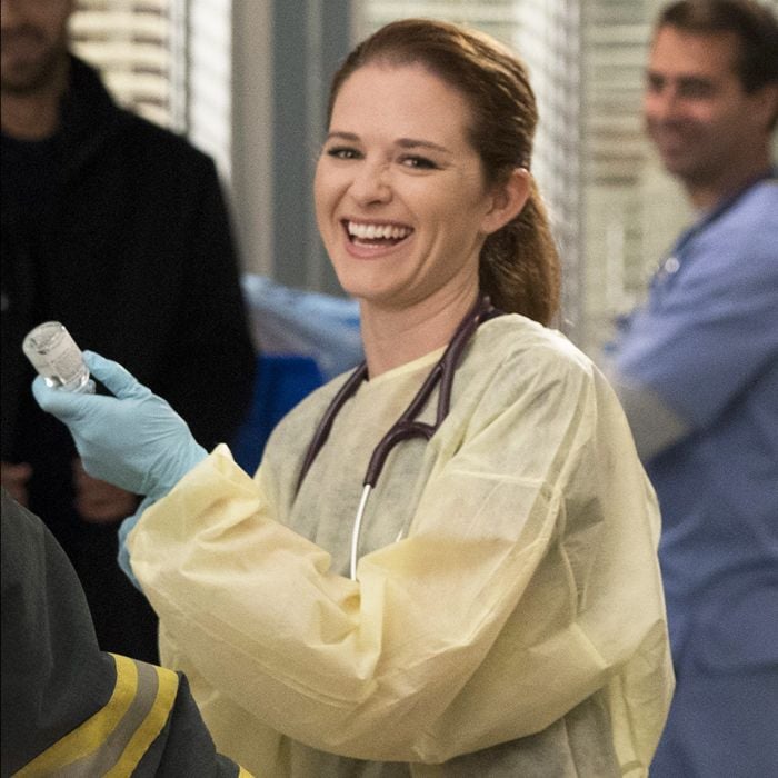 April Kepner (Sarah Drew) está de volta para a 17ª temporada &quot;Grey&#039;s Anatomy&quot;