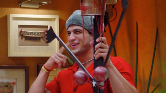 Primeira edição do "BBB" será reprisada a partir de maio! Saiba mais