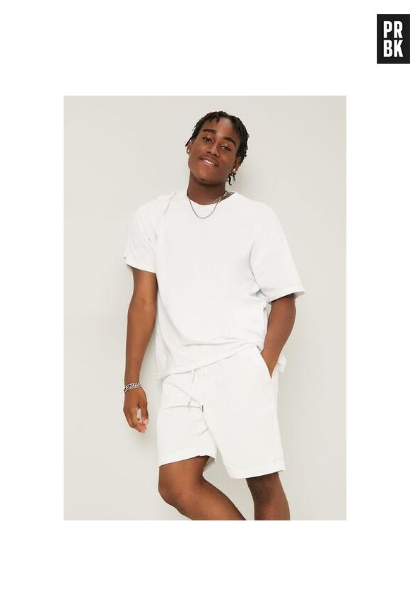 Looks básicos e confortáveis também fazem parte da nova linha de roupas do Now United