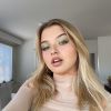 A Joalin, do Now United, apostou em uma sombra verde metálica para destacar os olhos
