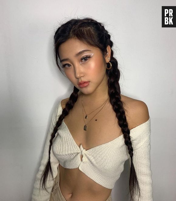 Now United: Heyoon com delineado branco e outras maquiagens das meninas para tentar fazer em casa