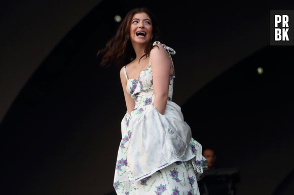 Lorde fala de planos para novo disco: 'Quero que este álbum seja seu companheiro de verão, aquele que você bombeia no caminho para a praia'
