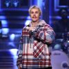 Em "Yummy", Justin aparece com seu prato cheio de comida durante um jantar e pegando um pouco do prato dos figurantes em cena, incluindo doces e chocolate, claro