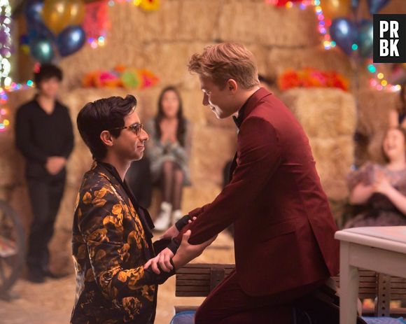 Série de "High School Musical" entrega primeira música romântica da Disney para um casal LGBTQIAP+
