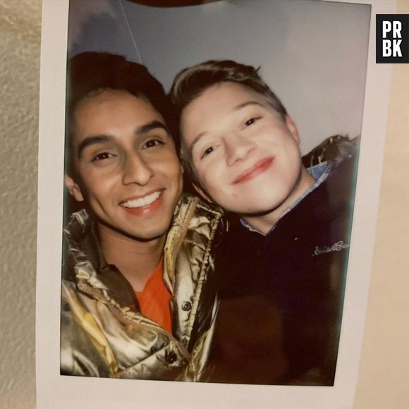 Dentro e fora das telas: os atores que interpretam Carlos e Sabe, Frankie Rodriguez e Joe Serafini, levaram o namoro para além de "High School Musical: The Musical: The Series"