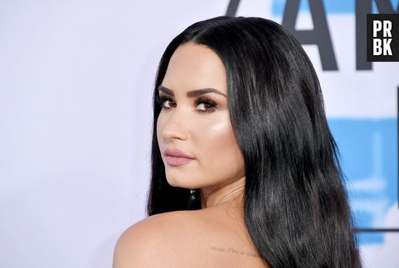 Demi Lovato acredita na influência dos astros sobre sua vida