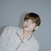 BTS: V optou por um look mais básico para seu photoshoot