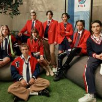 Elenco do reboot de "Rebelde" faz primeira foto oficial para a Netflix