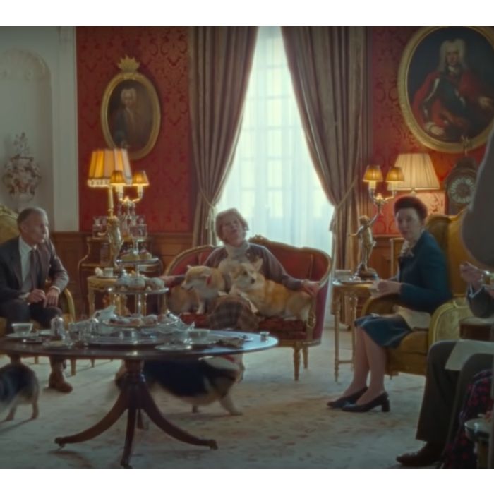 O trailer de &quot;Spencer&quot; mostra a hostilidade da Rainha Elizabeth II (Stella Gonet) com a Princesa Diana (Kristen Stewart)