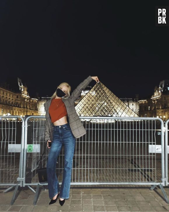 Rosé, do BLACKPINK, também chamou atenção em Paris