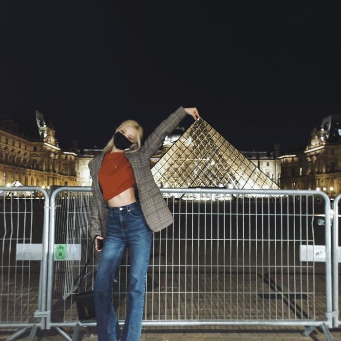 Rosé, do BLACKPINK, também chamou atenção em Paris