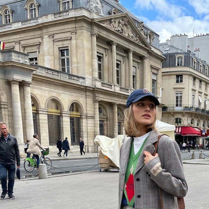 Sasha Meneghel não poderia perder a Semana de Moda em Paris, né?