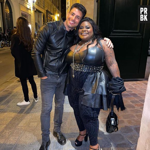 Seja nas fotos ou nos looks, Jojo Todynho está "zerando" Paris!