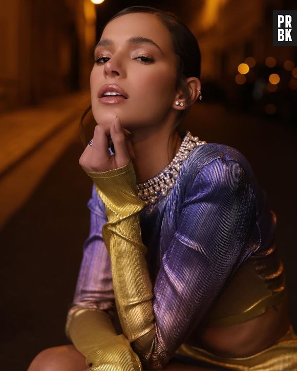 Bruna Marquezine apostou em looks ousados em Paris