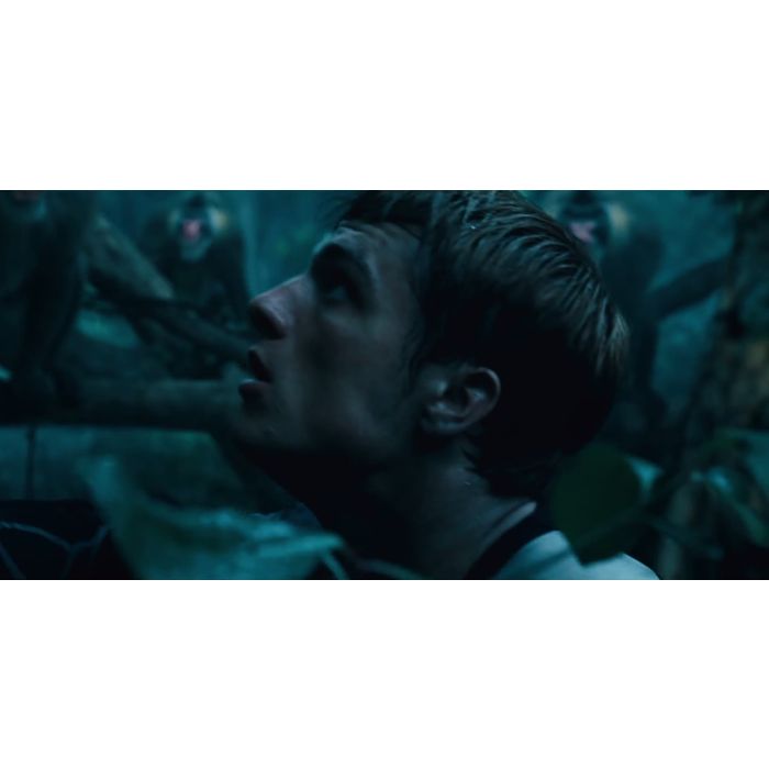Junto de Katniss (Jennifer Lawrence), Peeta (Josh Hutcherson) precisa se adaptar a nova arena em &quot;Jogos Vorazes: Em Chamas&quot;