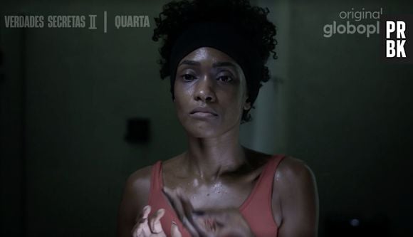 Em "Verdades Secretas 2", o vício de Laila (Erika Januza) em anfetamina a fez ter vários surtos, inclusive fazendo com que ela caisse no meio de um desfile. Depois que parou de tomar os remédios, ela entrou em um quadro depressivo