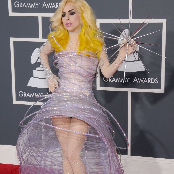 Lady Gaga afirma ter sido vítima de bullying por ser excêntrica: &quot;Fui jogada em uma lata de lixo&quot;
