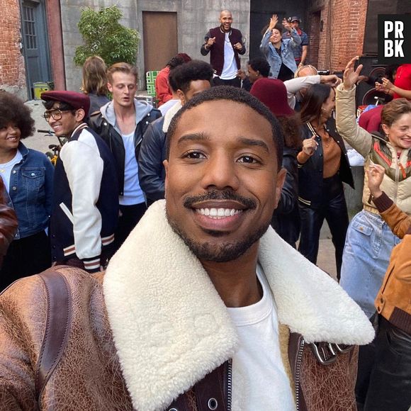 Michael B Jordan fez implantes de queixo e bochecha, e cirurgia ortognática