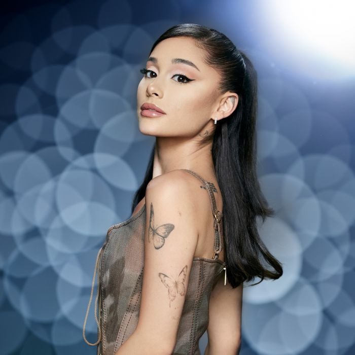 Ariana Grande mudou ao longo dos anos: recentemente, aderiu à moda do ponytail facelift