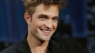 Robert Pattinson, o novo Batman, defende "Crepúsculo" de críticas: "Ser hater é tão 2010"