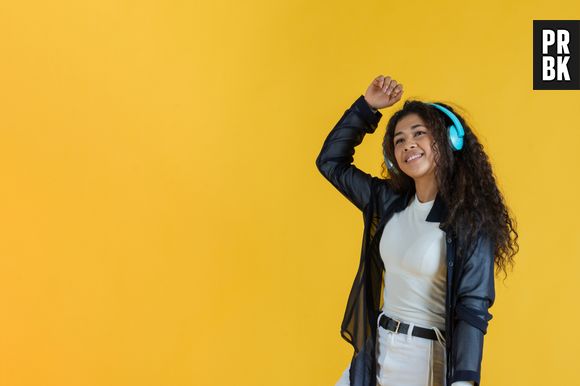 Mês da Mulher:Planeje um encontro de cinema em casa, pegue travesseiros e pijamas combinando e faça uma maratona com suas melhores amigas ao seu lado.