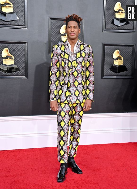 Grammy 2022: Jon Bastite, ganhador de "Álbum do Ano", usou terno estampado
