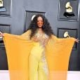 Grammy 2022: H.E.R arrasou com conjunto amarelo