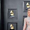 Grammy 2022: Paris Hilton arrasou com look transparente e brilhante