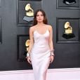 Grammy 2022:  Addison Rae foi com vestido branco 