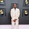 Grammy 2022: Leon Bridges também investiu no floral