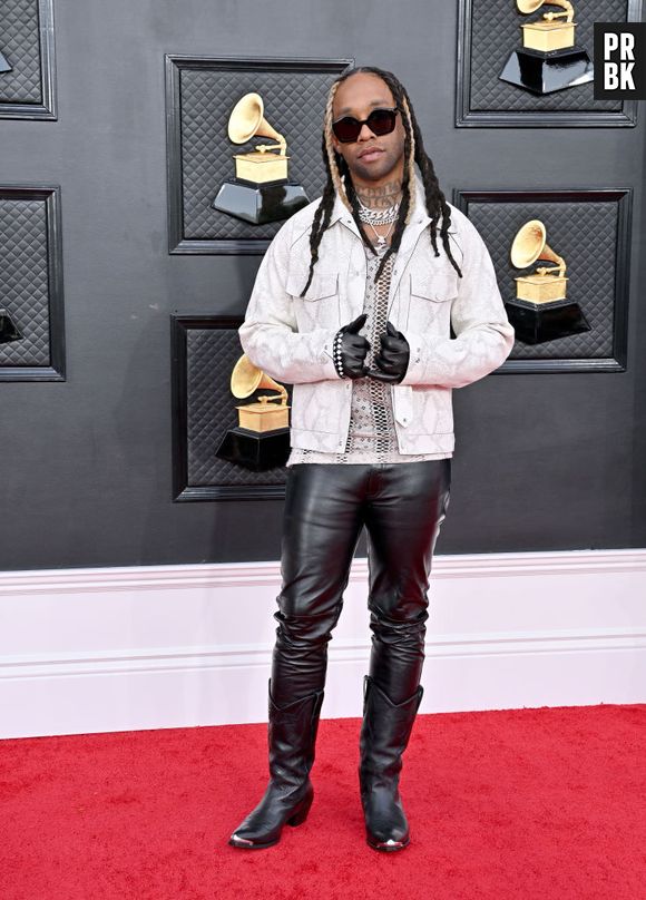Grammy 2022: botas formaram looks mais informais