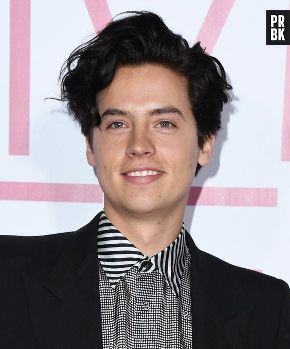 "Fama é um trauma", reflete Cole Sprouse sobre o estrelato nos tempos da Disney Channel