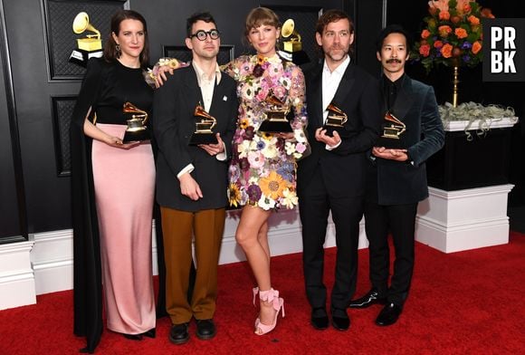 "folklore", álbum com feat de Taylor Swift e Joe Alwyn, ganhou Grammy em 2021