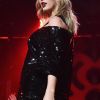 Taylor Swift visitou Joe Alwyn em set de filmagem e apoia o trabalho do namorado