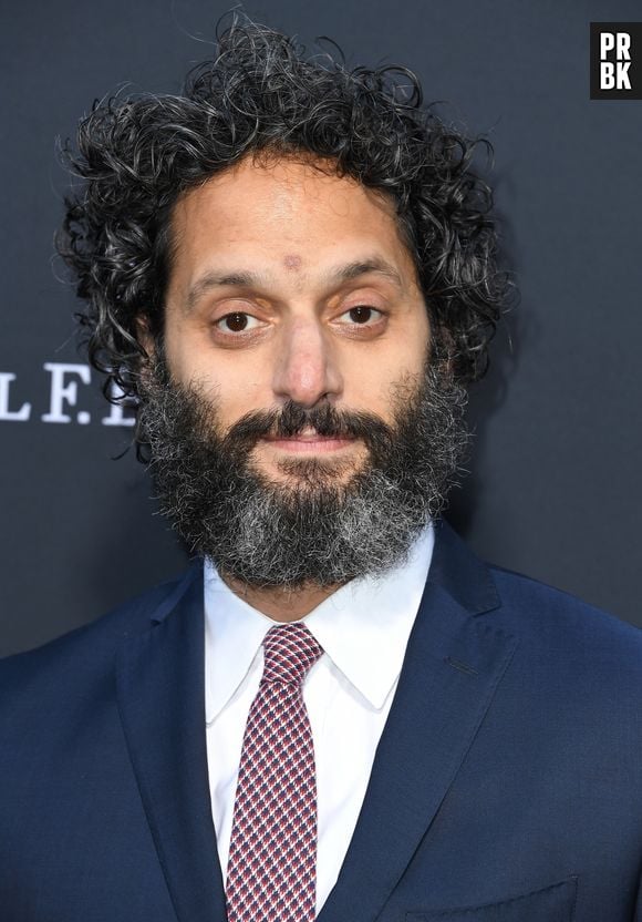 Jason Mantzoukas, de "Brooklyn Nine-Nine", fará Dionísio na série "Percy Jackson e os Olimpianos"