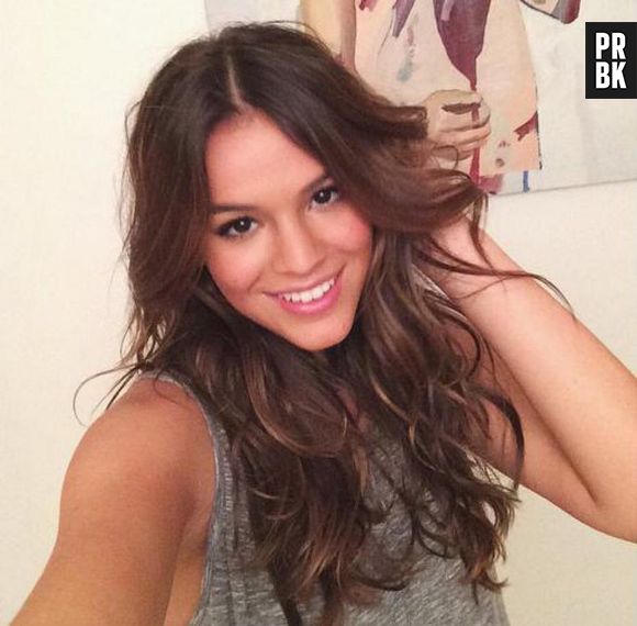 Bruna Marquezine aproveita insônia para promover youtuber em seu Facebook