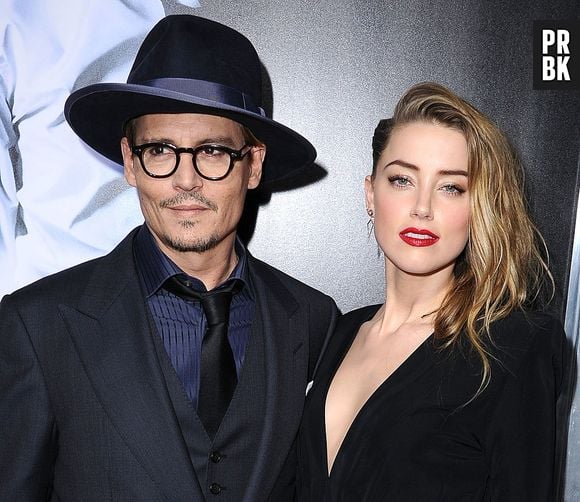 Johnny Depp está solteiro após fim do casamento com Amber Heard