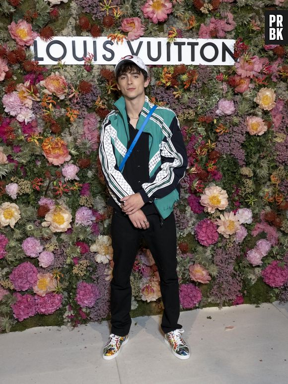 Timothée Chalamet foi à Cannes com uma jaqueta corta vento da Louis Vuitton