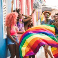 LGBTQIAP+ e divas pop: entenda a relação da comunidade com as cantoras