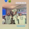 Bruna Marquezine curte jogo de futebol em Atlanta com Xolo e membros do filme "Besouro Azul"