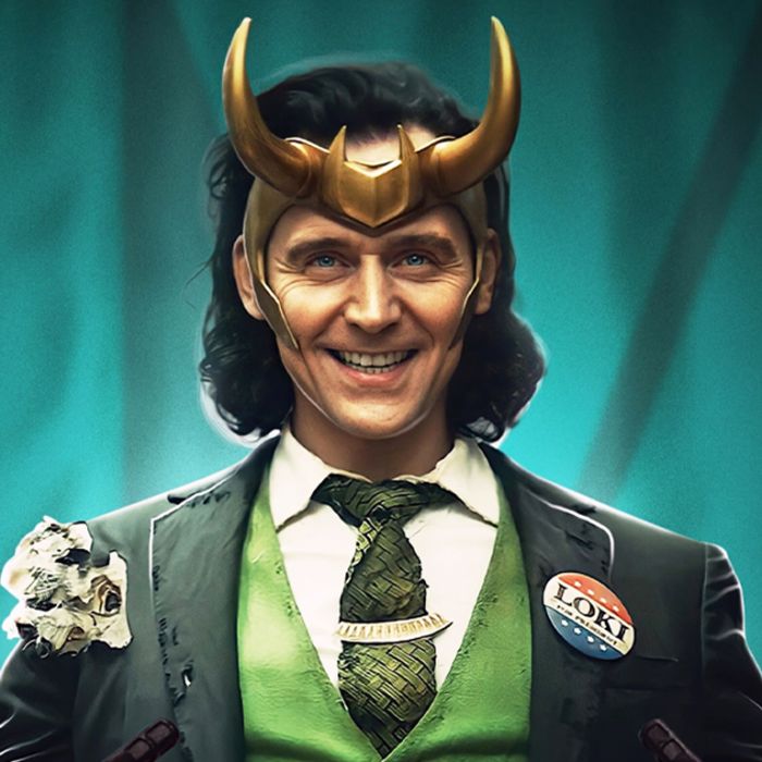  Tom Hiddleston aparece chique e de smoking em fotos vazadas de &quot;Loki&quot; 