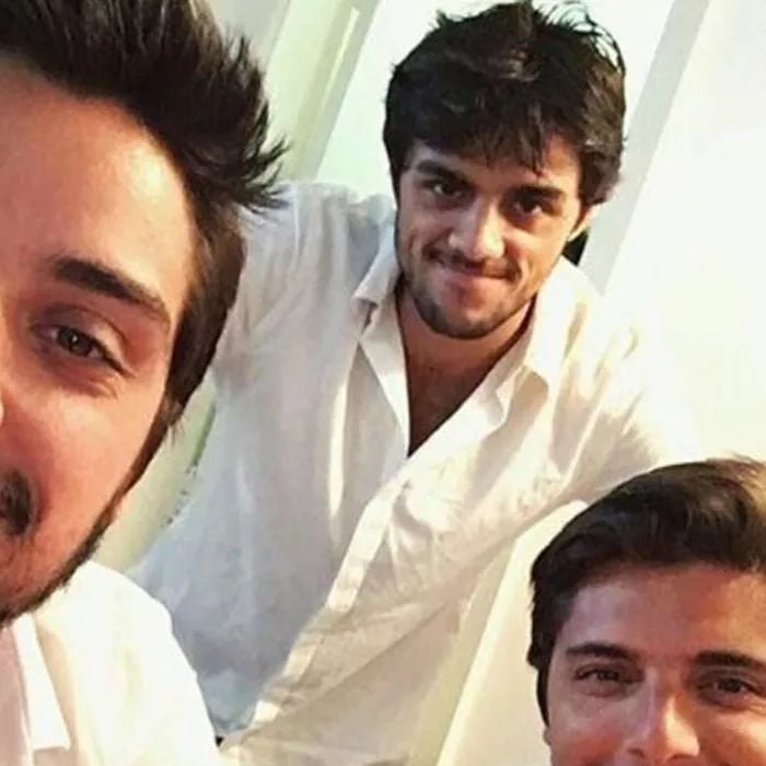 Bruno Gissoni, Rodrigo e Felipe Simas são três irmãos e atores da Globo