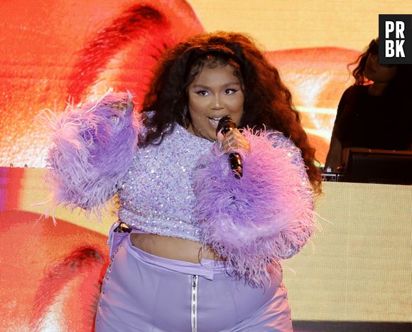 Lizzo: "Good as Hell" ensina como se sentir bem para caramba ao jogar o cabelo e verificar suas unhas