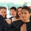 Festival de Veneza: Camila Mendes, de "Riverdale", foi com preto decotado