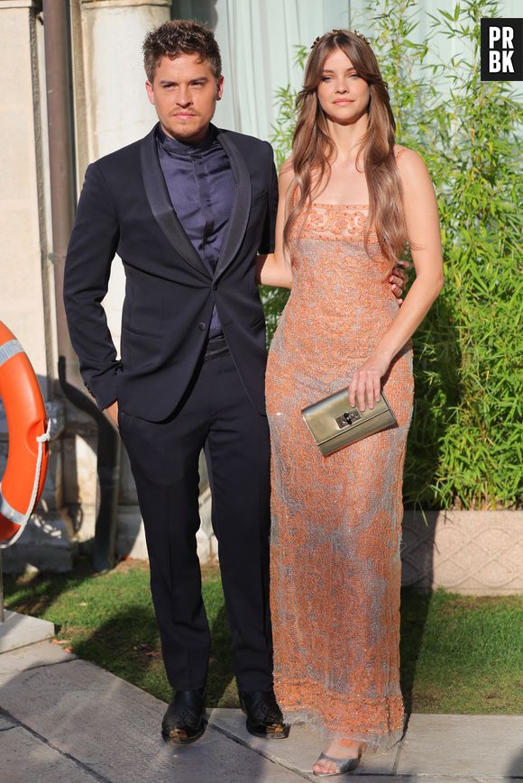 Festival de Veneza: Dylan Sprouse e Barbara Palvin no tapete vermelho