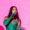 Dua Lipa cantou hits como "Don't Start Now", "Good in Bed", "Cool", "Hallucinate", "Pretty Please" e "Levitating" na última quinta-feira (8)