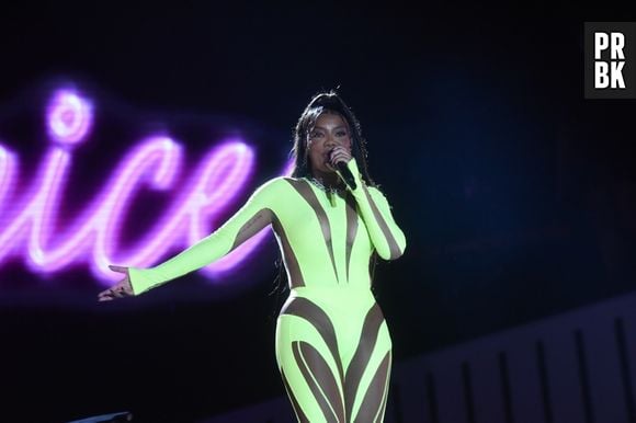 Ludmilla se apresentou no Palco Sunset no Rock in Rio no último domingo (11) e cantou muitos hits do funk no seu show, incluindo "Onda Diferente", sem Anitta